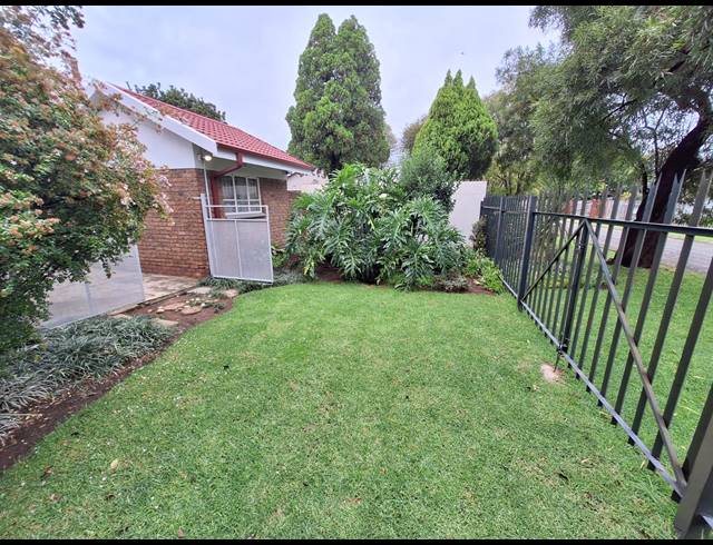 3 BEDROOM HOUSE FOR SALE IN VANDERBIJLPARK SE 2